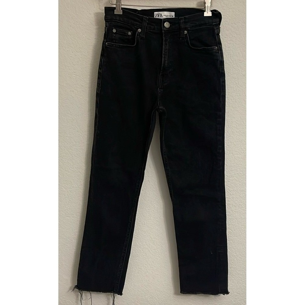 ZARA ZW Woman The Slim Cropped Jeans High‎ Rise Black Raw Hem 9863/068 Size 4